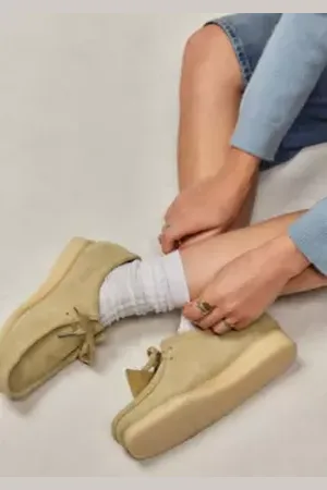 Clarks Maple Wallabee Suede Shoes in