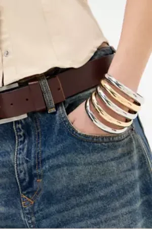 Urban Outfitters UO Mixed Metal Bangle Pack di in