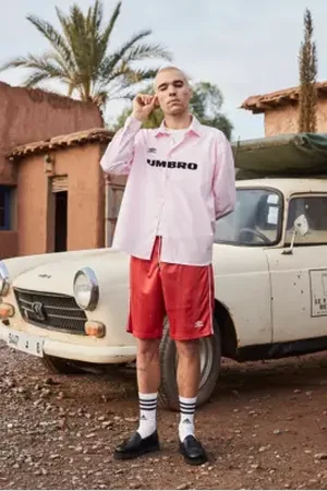 Umbro UO Exclusive Logo Oxford Shirt a Urban Outfitters