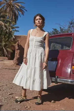 Kimchi Blue Vestito Midi Arricciato Marlowe di in a Urban Outfitters