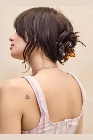 Urban Outfitters Fermaglio per Capelli a Fiore Tropicale Tartarugato di in