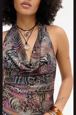 Silence + Noise Canotta Halter con Stampa Animalier Mista Coyote in a Urban Outfitters