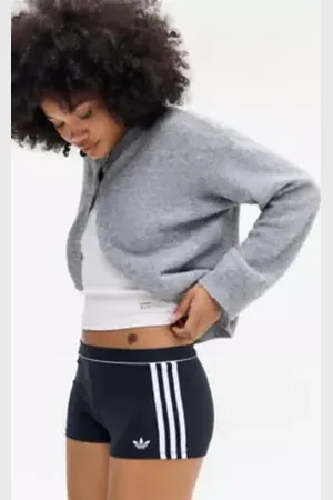 adidas Pantaloncini Adicolour in a Urban Outfitters