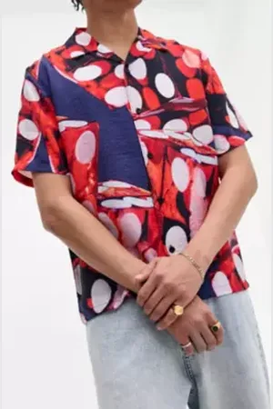 Urban Outfitters Camicia a Maniche Corte Fotografica UO Dice di in
