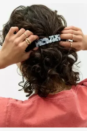 Urban Outfitters Set di 2 Mollette per Capelli Marmorizzate di in