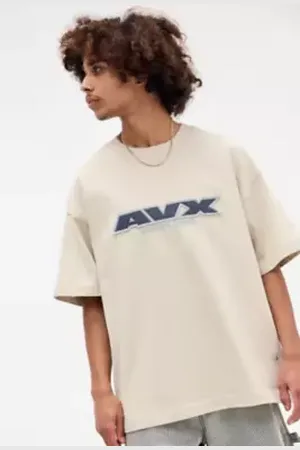 Avirex AVX Dept UO Exclusive Ecru Maglietta Squadron in a Urban Outfitters