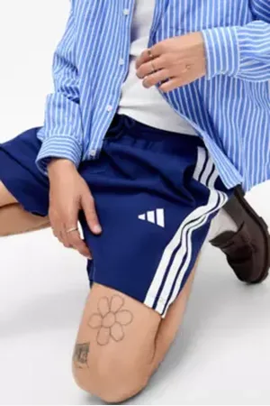 adidas Pantaloncini Blu 7 Pollici in a Urban Outfitters