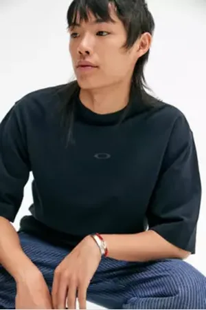 Oakley T-Shirt Ellipse Esclusiva UO in a Urban Outfitters