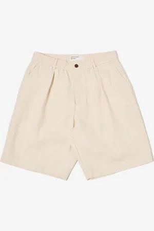 Universal Works Shorts track ecru con plissettatura