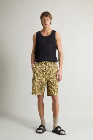 Woolrich Uomo Pantaloncini tinti in capo con motivo camouflage Shadowbark Beige