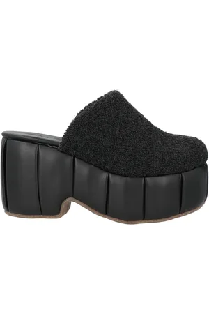 THEMOIRÈ CALZATURE Mules & Zoccoli